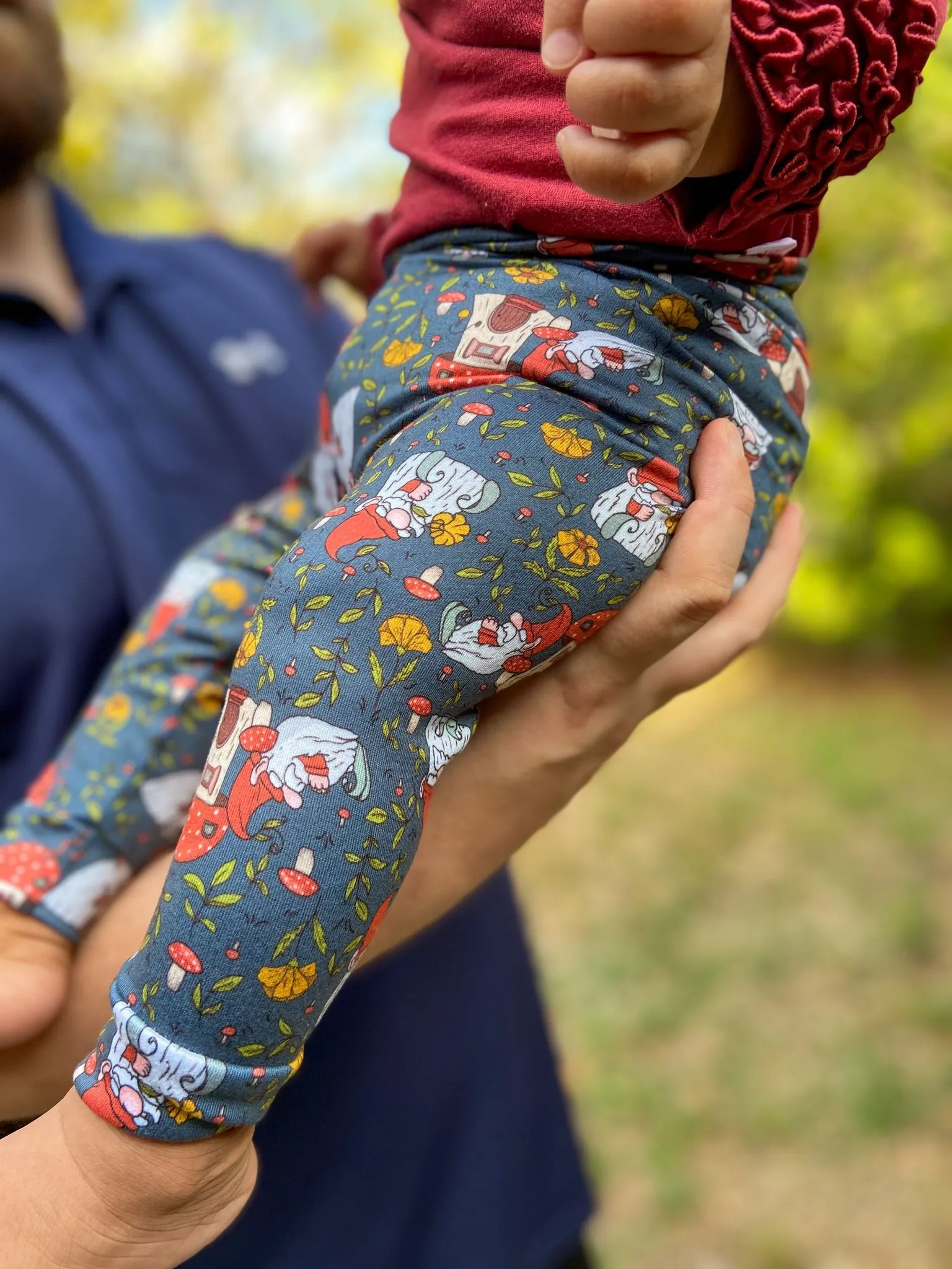 Bumblito Leggings ~ Gnome Place Like Home